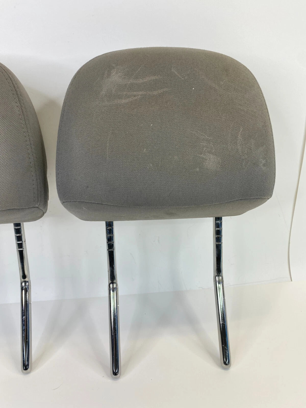 13-15 CHEVROLET MALIBU FRONT RIGHT & LEFT SEAT HEADREST HEAD REST PAIR SET OEM
