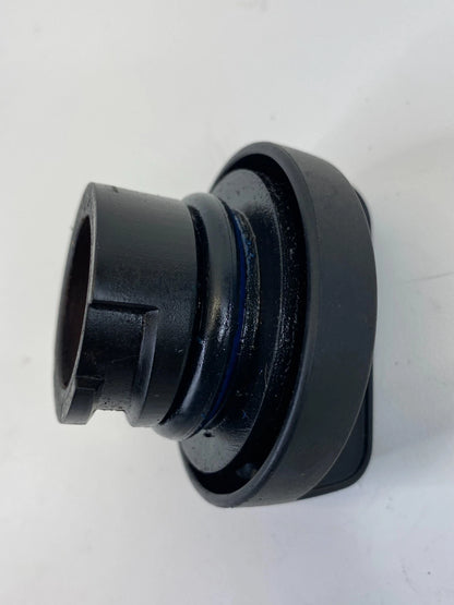 12-15 CHEVY CAPTIVA SPORT 12-17 REGAL 2.4L ENGINE OIL FLUID FILLER CAP SAE 5W-30
