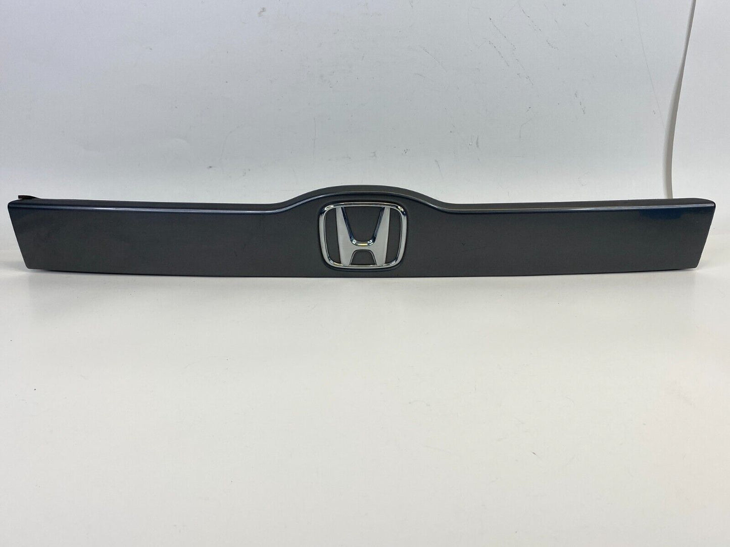 10 11 Honda Insight Rear Liftgate Tailgate License Molding w/ Emblem 74890TM8A0