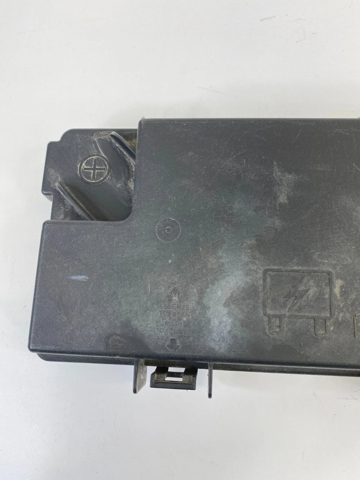 2008 2009 2010 CHRYSLER TOWN & COUNTRY ENGINE RELAY FUSE BOX COVER CAP OEM