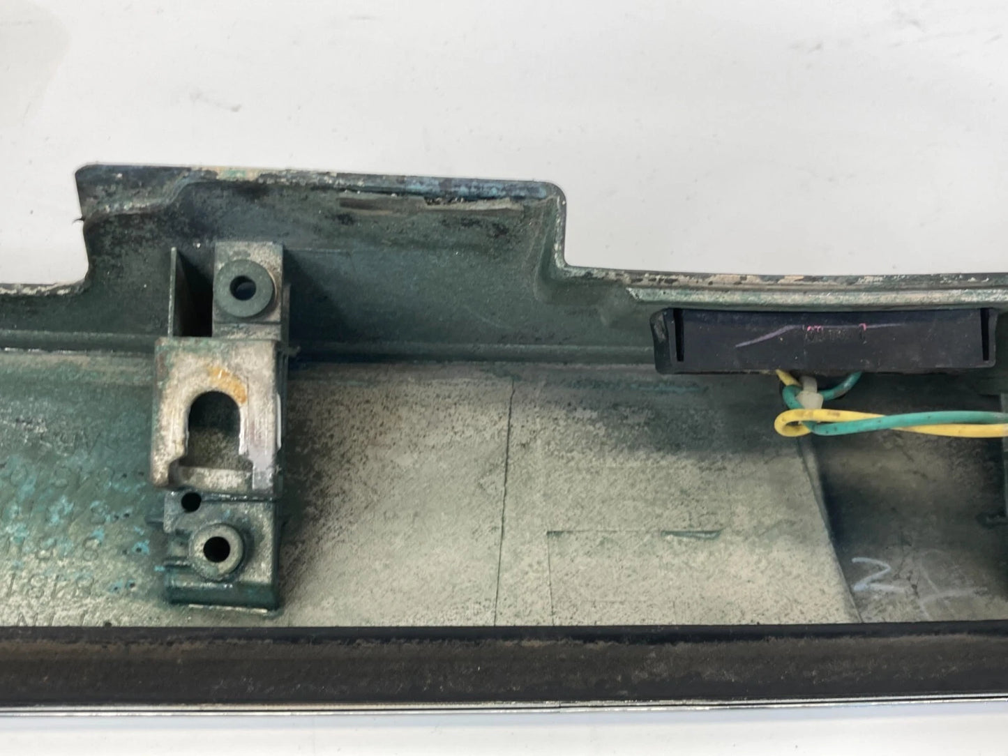 2014 2015 NISSAN ROGUE SELECT HATCH LIFTGATE TAILGATE LICENSE PLATE MOLDING OEM