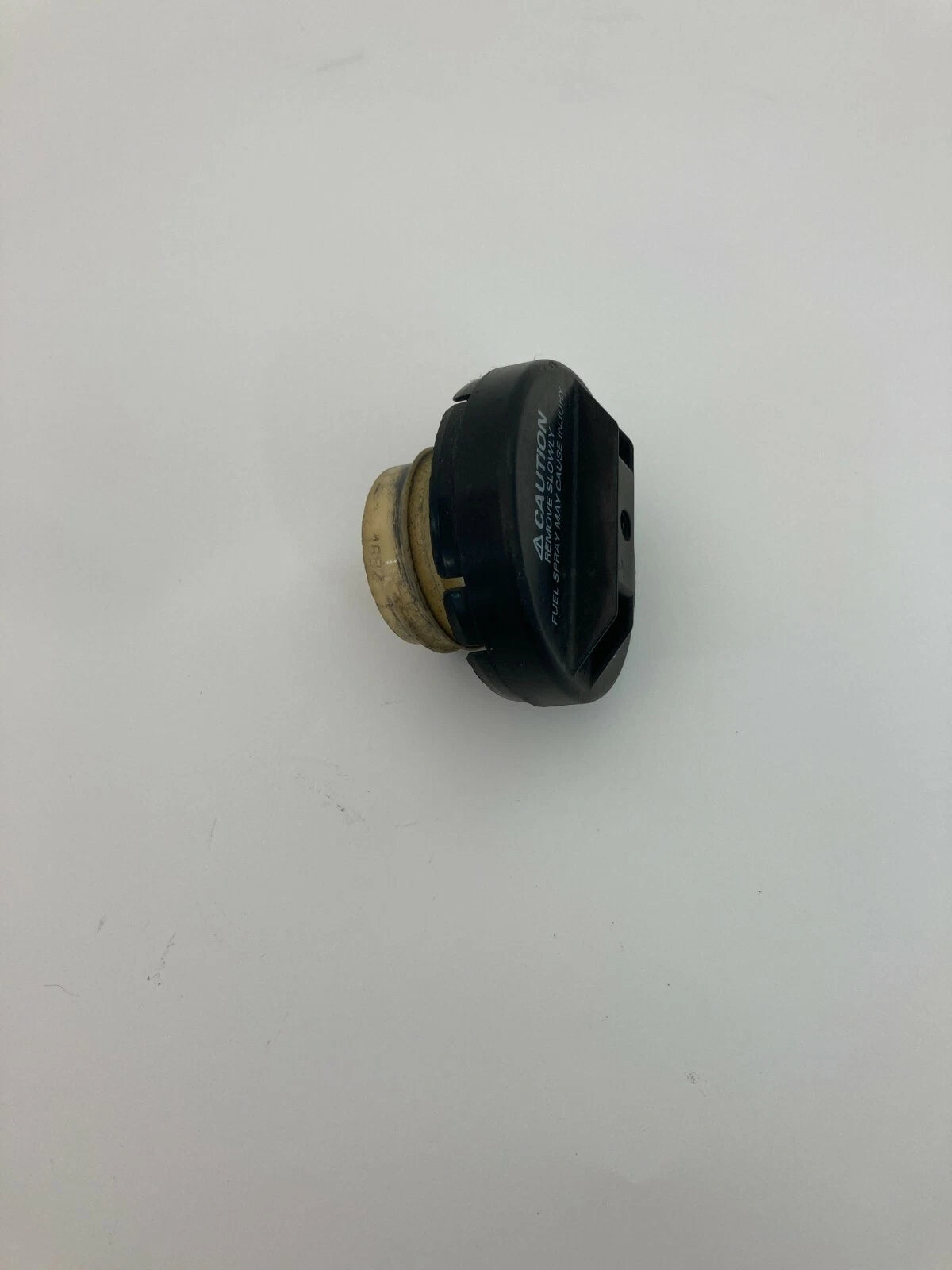 1998 1999 2000 2001 LEXUS GS300 FUEL FILLER GAS TANK LID CAP COVER OEM