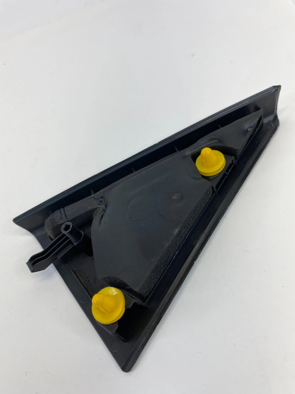 2013-2018 HYUNDAI SANTA FE SPORT REAR LEFT INNER DOOR CORNER MOLDING COVER OEM