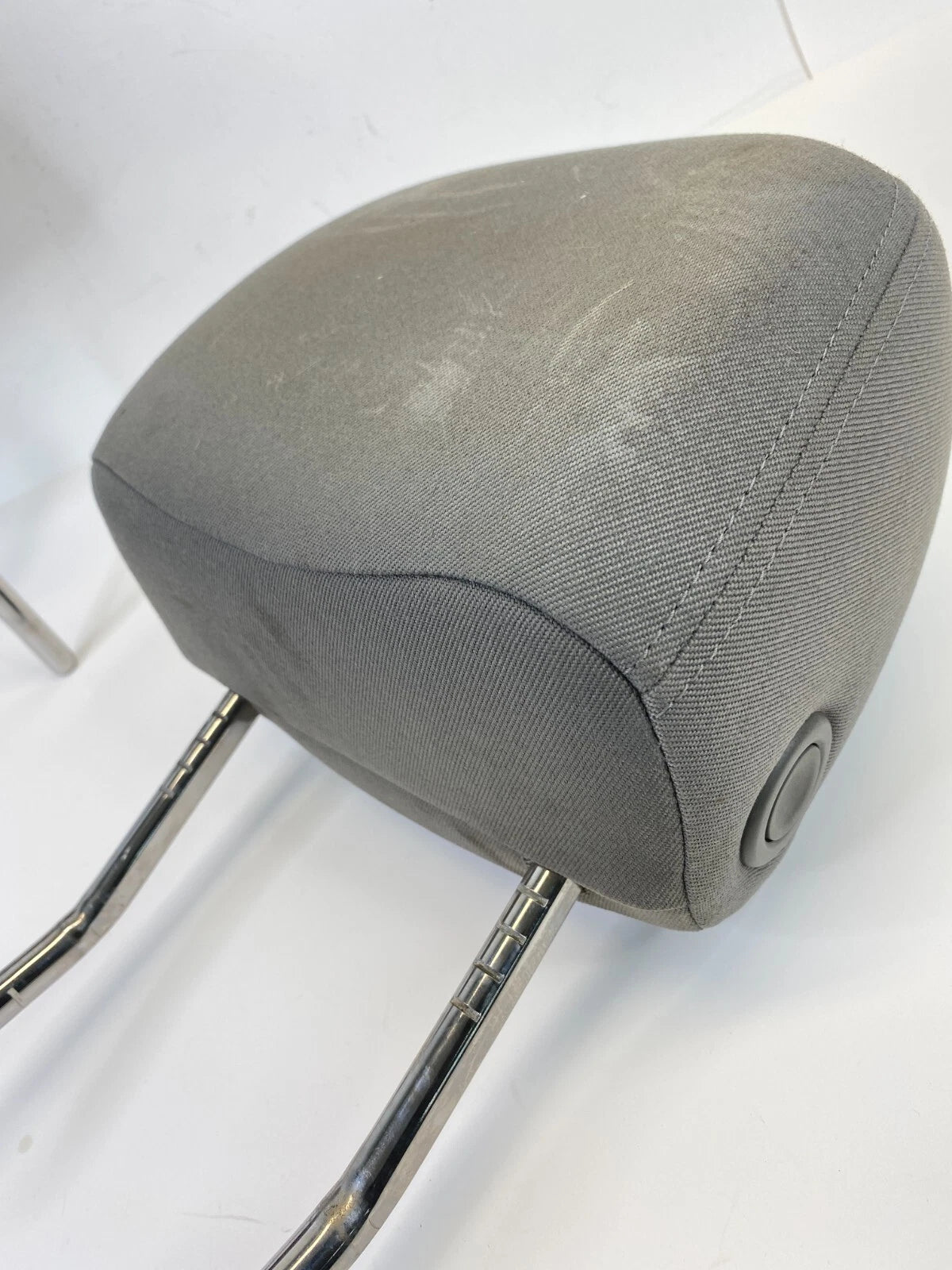 13-15 CHEVROLET MALIBU FRONT RIGHT & LEFT SEAT HEADREST HEAD REST PAIR SET OEM