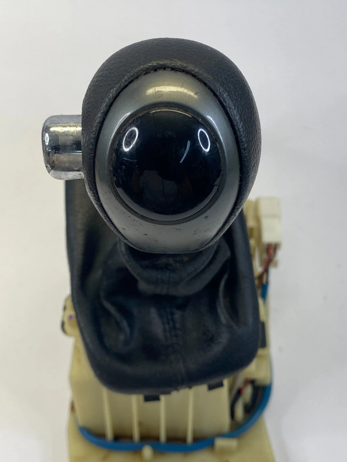 2011-2013 KIA FORTE AUTOMATIC TRANSMISSION GEAR SHIFTER GEAR SELECTOR & KNOB OEM