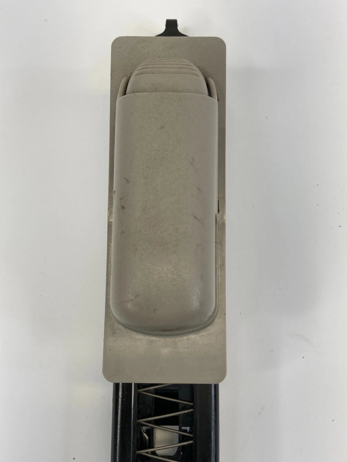 2006-2010 JEEP COMMANDER FRONT RIGHT SEAT BELT HEIGHT ADJUSTER 1FS92BD1AA OEM