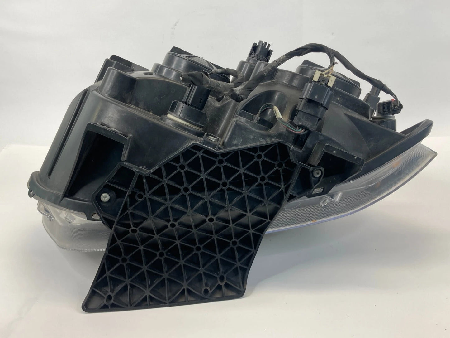 2011-2014 DODGE CHARGER RIGHT PASSENGER HEADLIGHT HEADLAMP HALOGEN 57010410AE