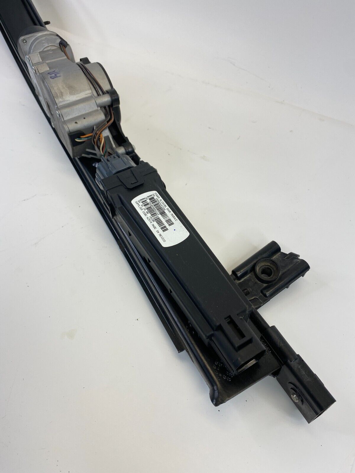 2009-2014 Volkswagen Routan Rear Right Side Power Sliding Door Track Motor OEM