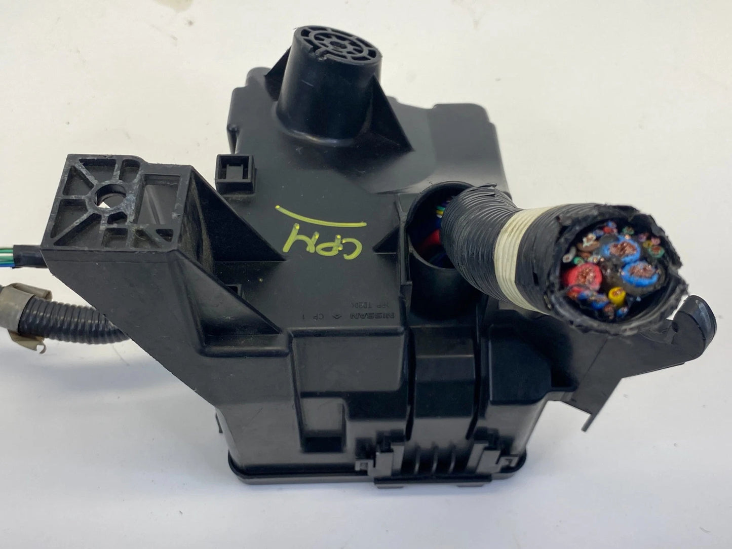 2013-2019 NISSAN PATHFINDER 3.5L IPDM ENGINE ROOM CONTROL UNIT FUSE BOX OEM