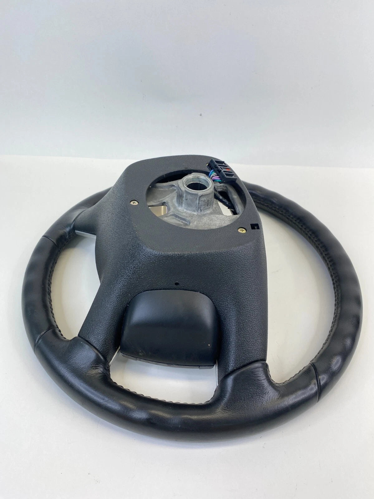 09-12 CHEVY TRAVERSE STEERING WHEEL W/ CRUISE CONTROLS & RADIO STEREO SWITCHES