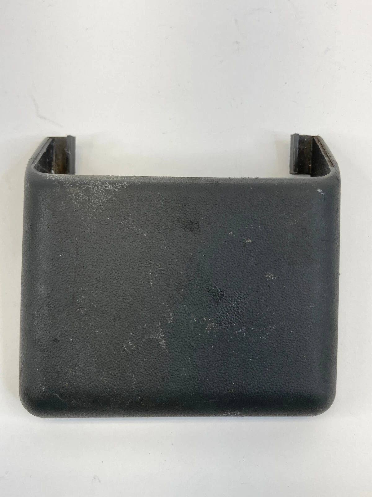 1997-2004 MITSUBISHI MONTERO SPORT FRONT RIGHT SEAT SIDE TRACK END COVER OEM