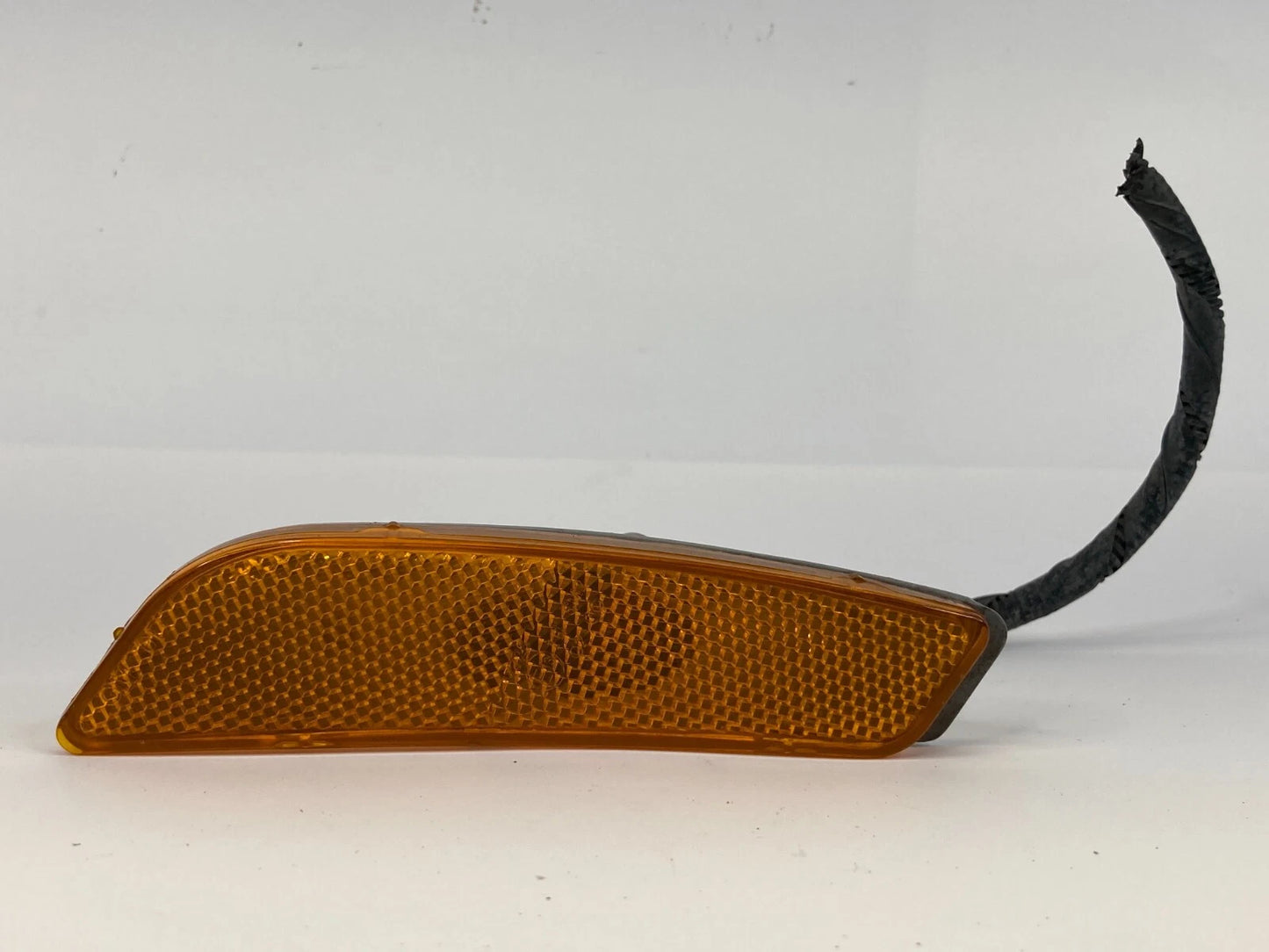 2003-2007 CADILLAC CTS FRONT RIGHT SIDE BUMPER SIDE MARKER LIGHT LAMP ASSY OEM