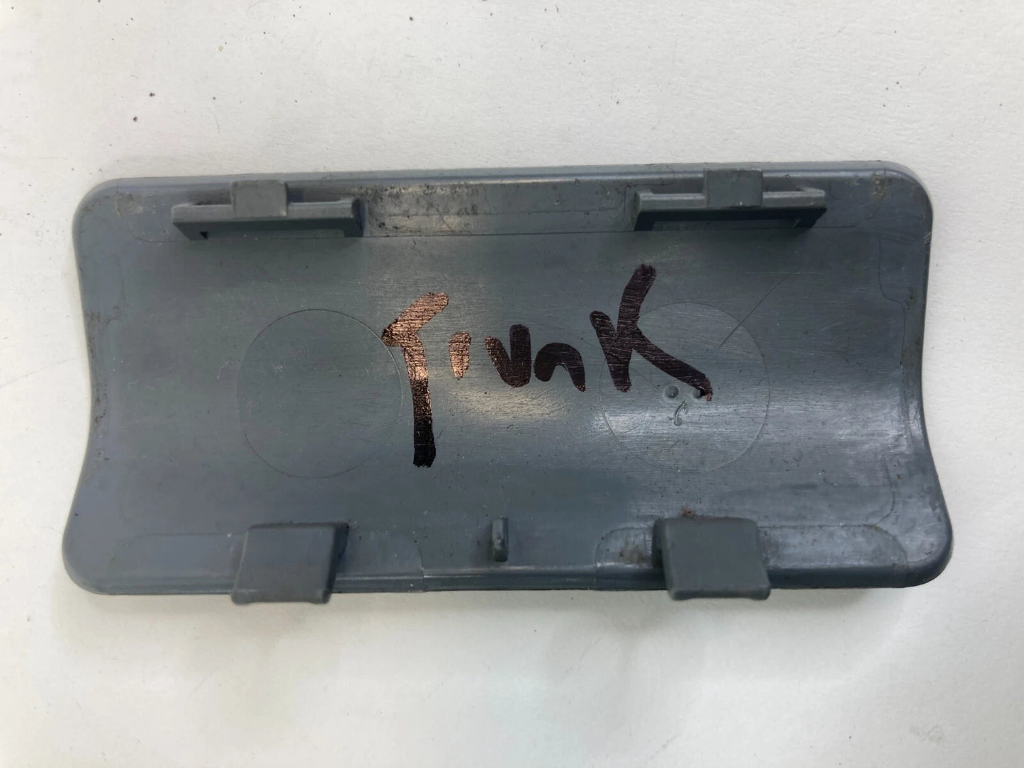 2006 BMW 330I 330XI 07-11 328I BACK REAR TRUNK COVER CATCH BRACKET TRIM OEM