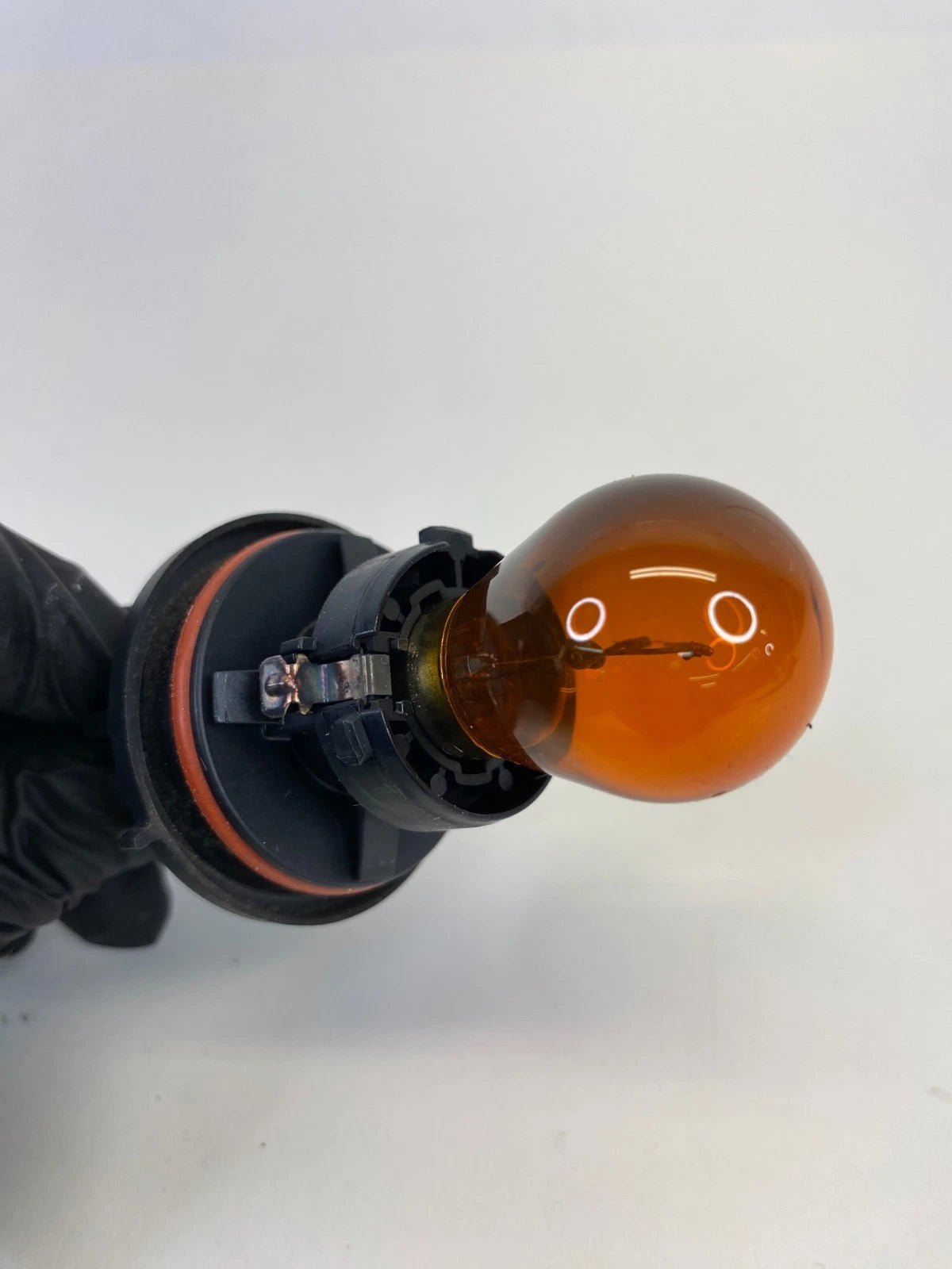 03 04 05 06 07 Saab 9-3 Convertible Turn Signal Bulb Socket Xenon OEM