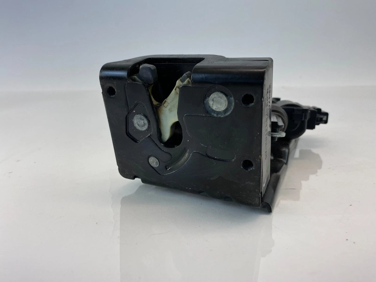 08-12 FORD ESCAPE REAR TRUNK LID LOCK LATCH ACTUATOR RELEASE 8L84-7843102-AG OEM