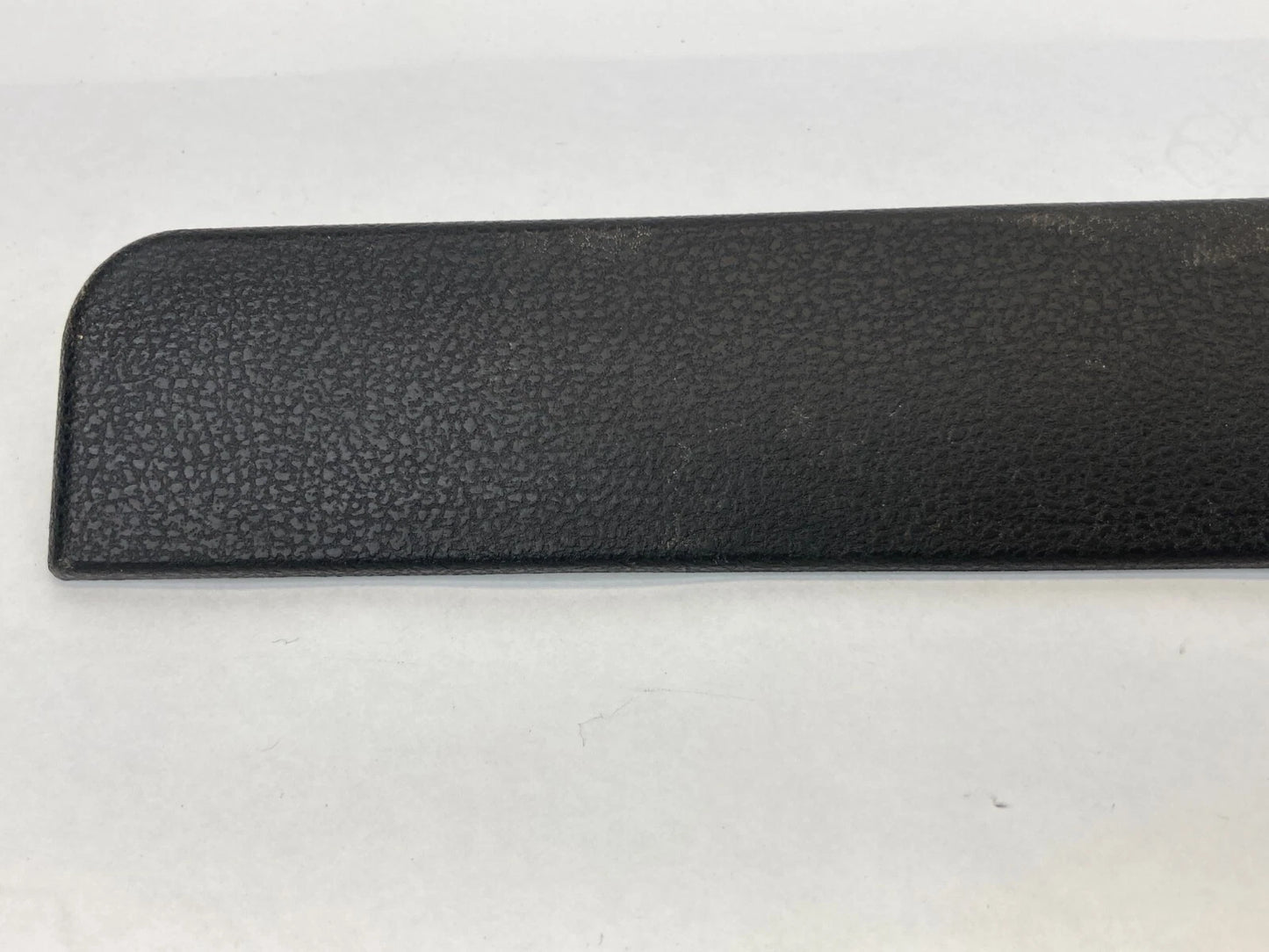 08-13 NISSAN ROGUE FRONT LEFT SIDE UPPER PILLAR SILL SCUFF PLATE 769B1-JM00A OEM