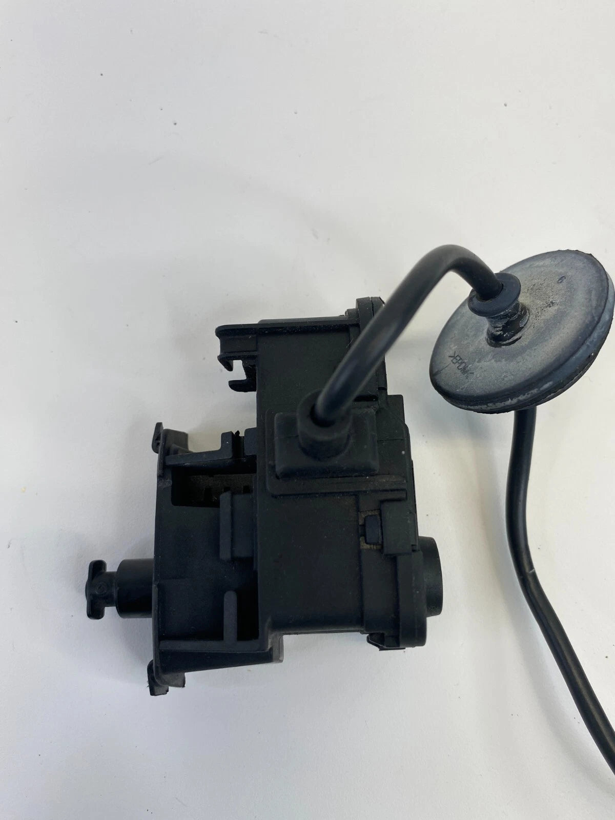 11-18 VOLKSWAGEN JETTA SEDAN FUEL TANK FILLER DOOR LOCK ACTUATOR 5C6810773 OEM