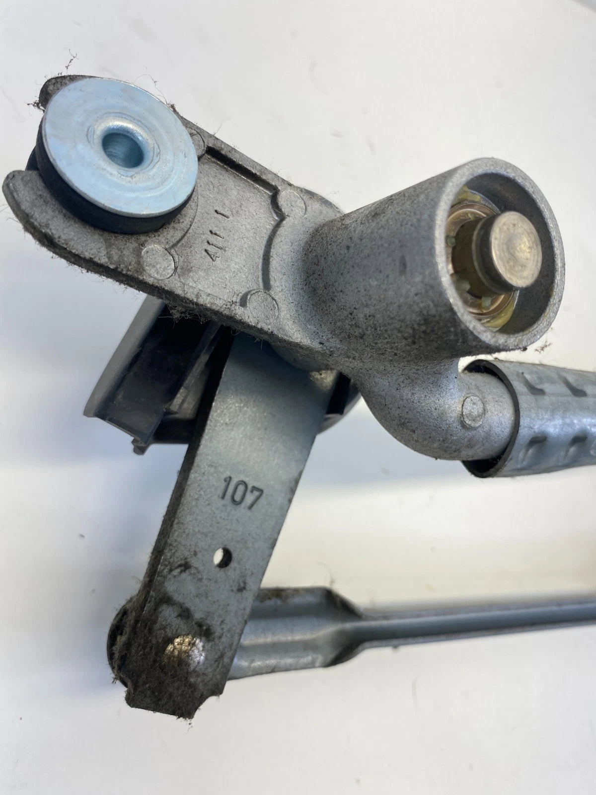 2011-2015 KIA SORENTO FRONT WINDSHIELD WIPER MOTOR W/ LINKAGE 98110-1U000 OEM