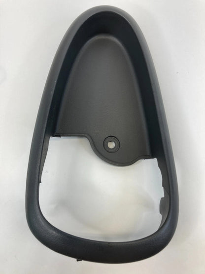 99-05 PONTIAC GRAND AM SEDAN FRONT RIGHT INNER DOOR HANDLE COVER BEZEL 22617652