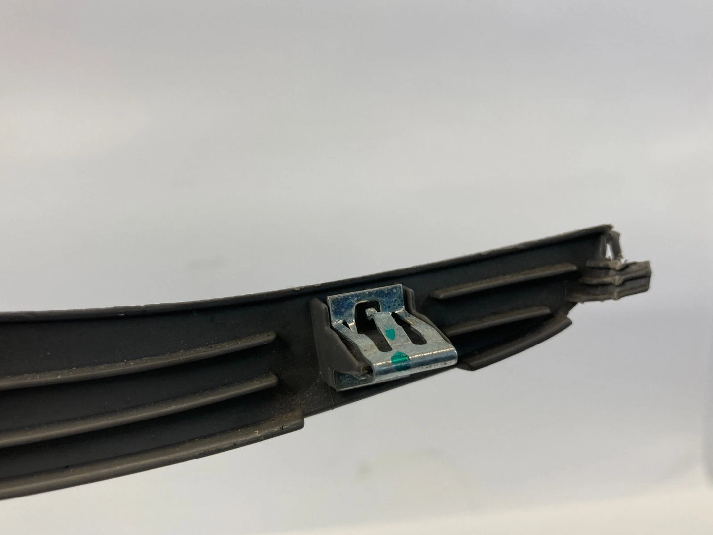 2013-2015 CHEVROLET MALIBU FRONT RIGHT SIDE DOOR PULL HANDLE COVER TRIM BEZEL