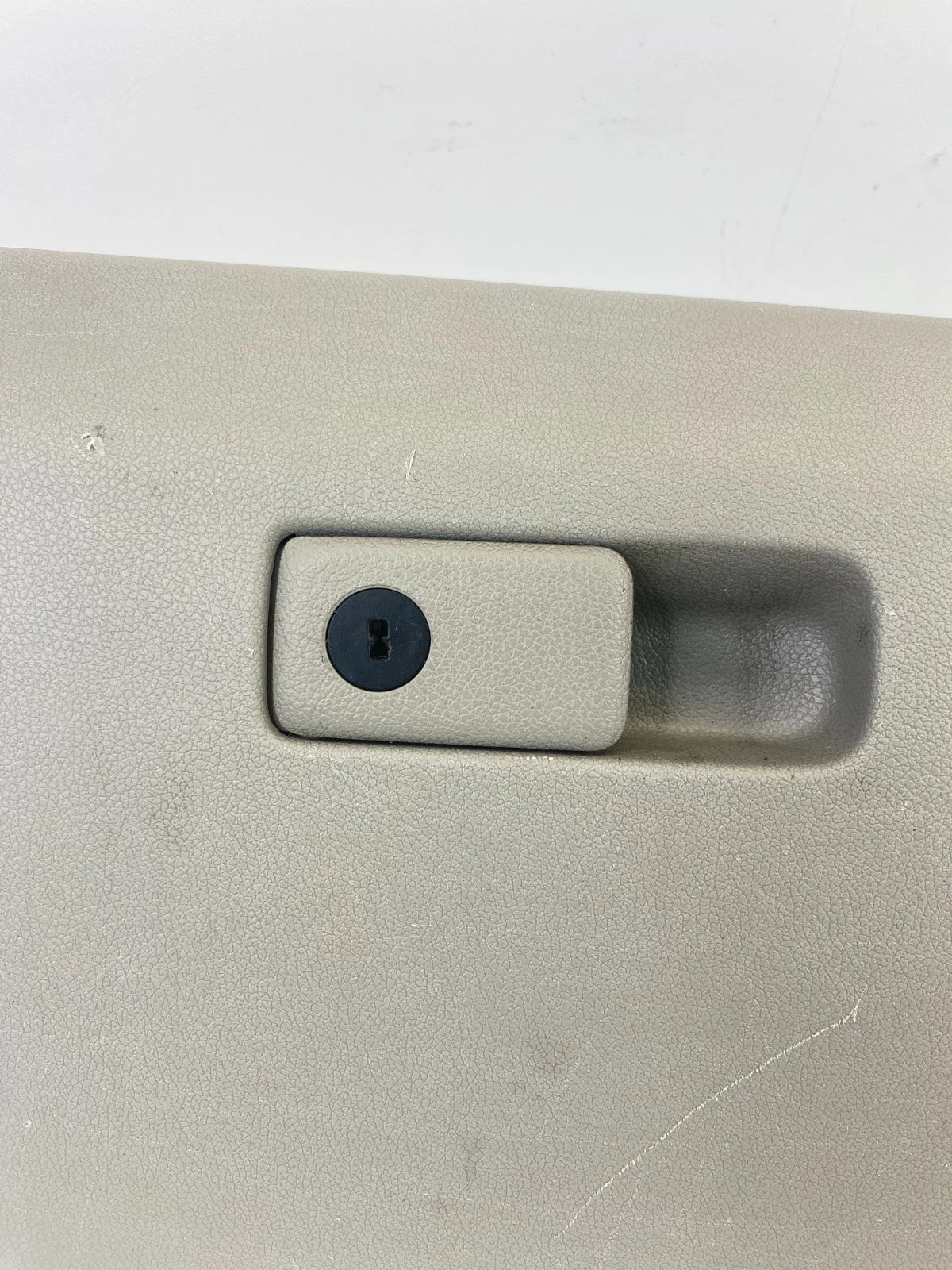 2015-2021 KIA SEDONA GLOVE BOX STORAGE COMPARTMENT ASSY W/ COOLING OEM