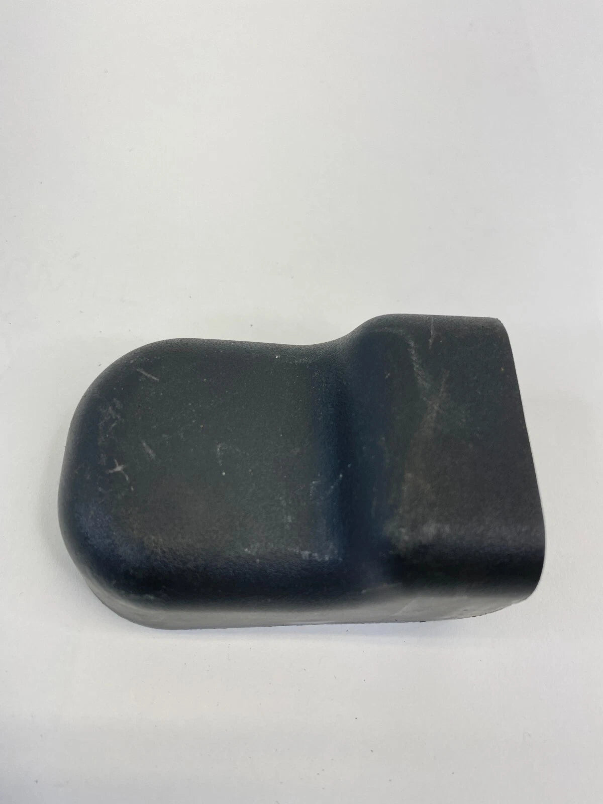 07-10 HYUNDAI ELANTRA FRONT SEAT INNER TRACK RAIL CAP COVER TRIM 88567-3K000 OEM