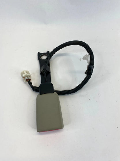 2010-2014 TOYOTA PRIUS FRONT RIGHT PASSENGER SIDE SEAT BELT BUCKLE OEM E034501