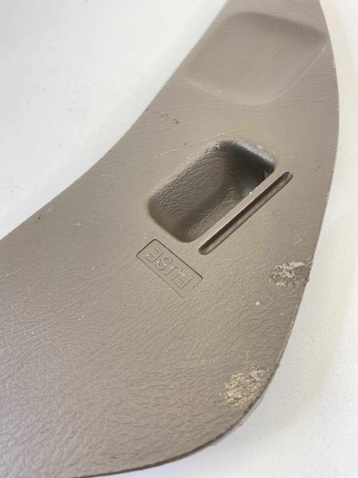 1998-2002 HONDA ACCORD DASH RIGHT SIDE FUSE BOX ACCESS DOOR TRIM 77211-S84 OEM