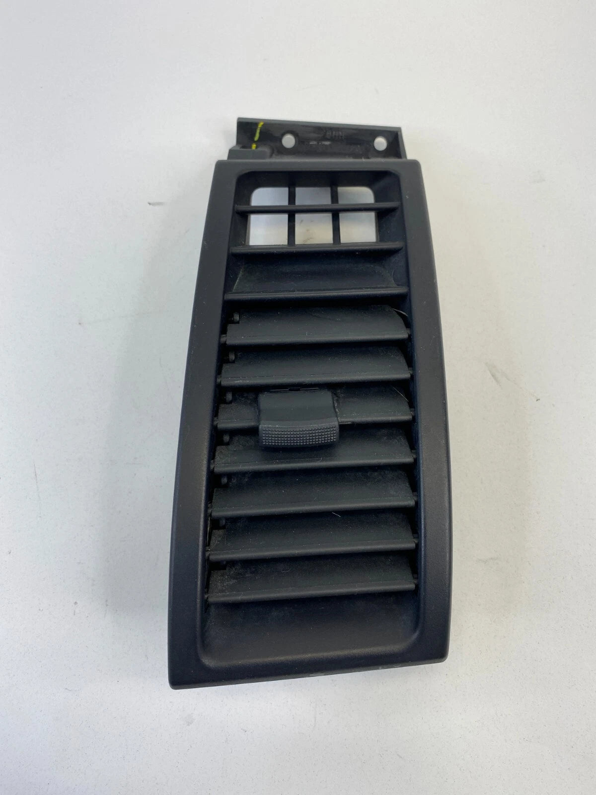 2004-2006 MITSUBISHI GALANT FRONT RIGHT SIDE A/C DASH AIR VENT GRILLE OUTLET OEM