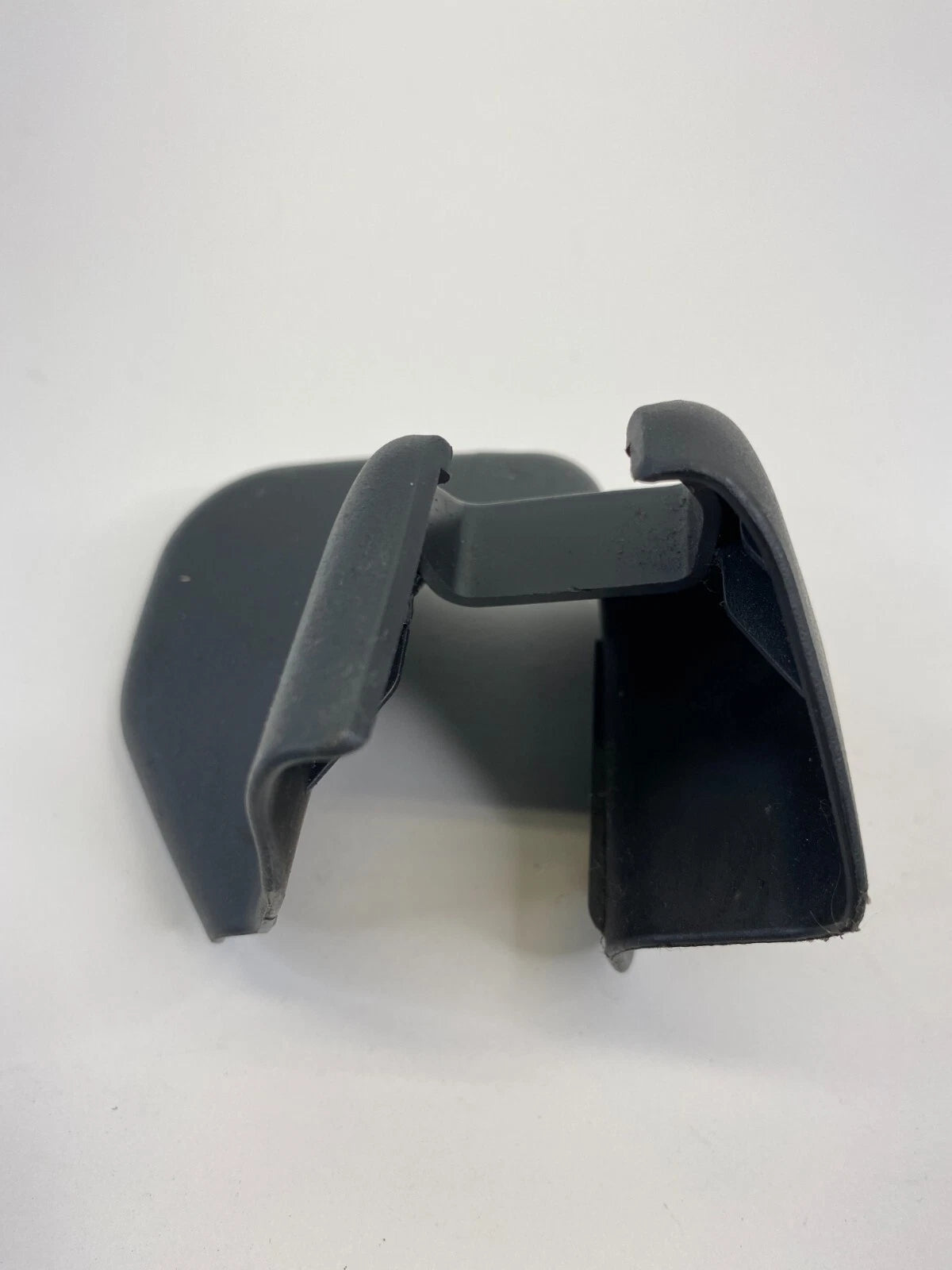 2009-2013 TOYOTA COROLLA RIGHT SEAT TRACK END OUTER COVER TRIM 72137-12170 OEM