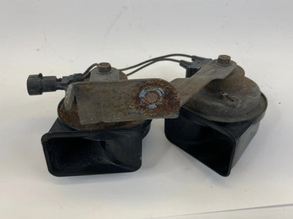 2002-2009 GMC ENVOY HIGH LOW NOTE HORN ALARM ASSEMBLY DUAL TONE FIAMM PAIR OEM