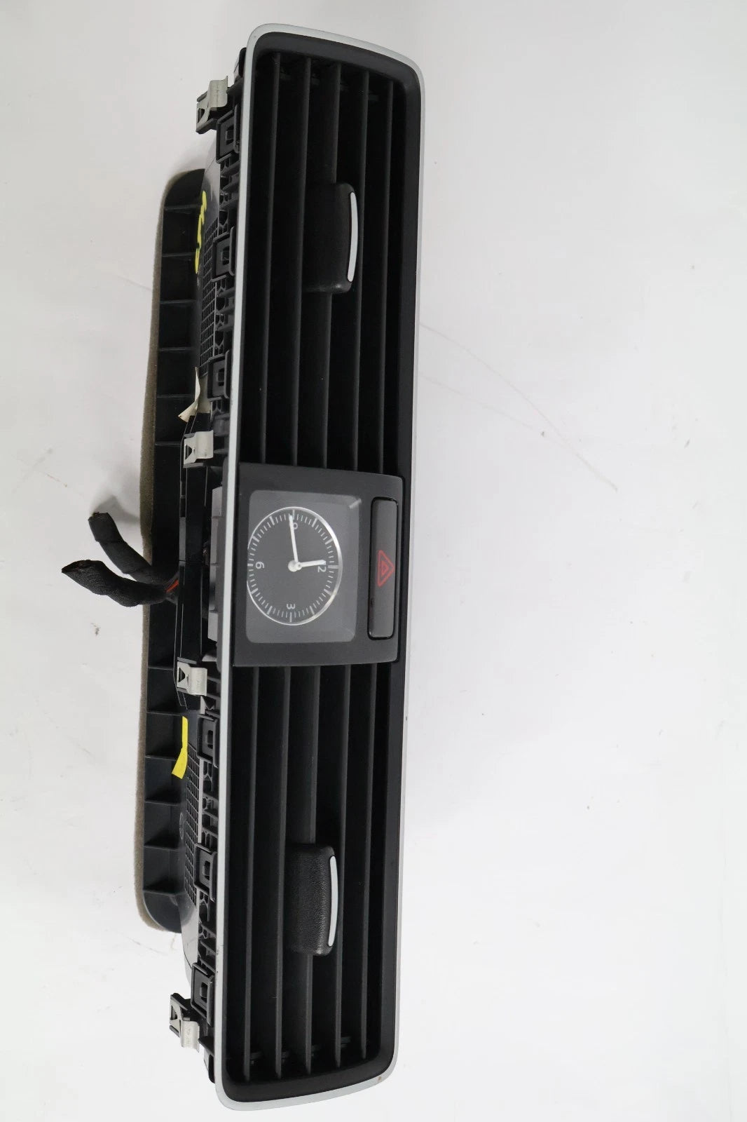 2012-2015 VOLKSWAGEN PASSAT CENTER DASH AC AIR VENT W/ CLOCK 561-819-728 OEM