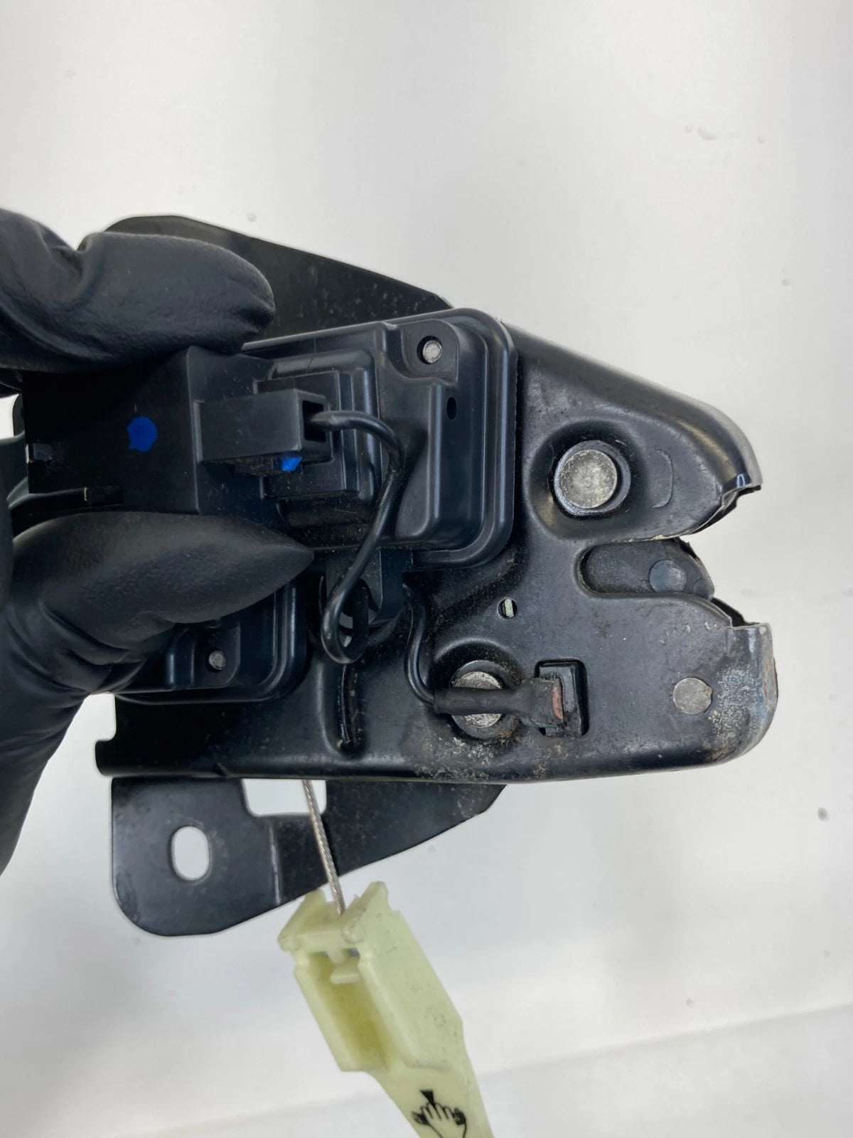 11 12 CHRYSLER 200 08-12 DODGE AVENGER REAR TRUNK DECK LID LOCK LATCH ACTUATOR