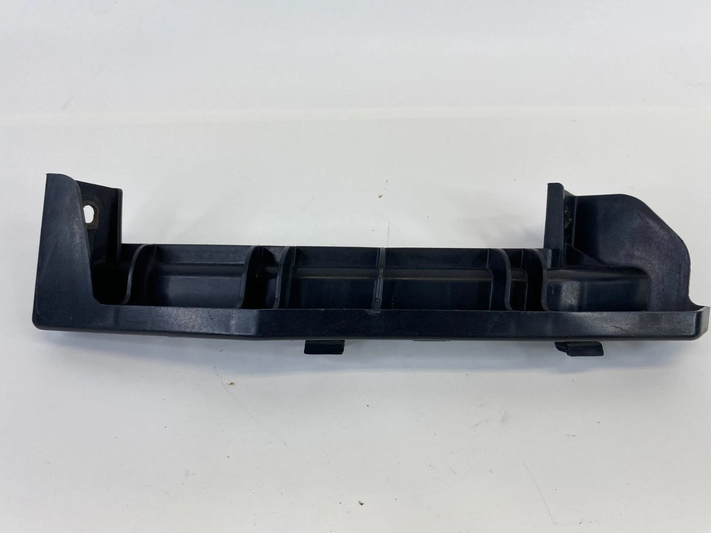 13-17 HYUNDAI ELANTRA GT FRONT LEFT SIDE BUMPER COVER UPPER RETAINER BRACKET OEM