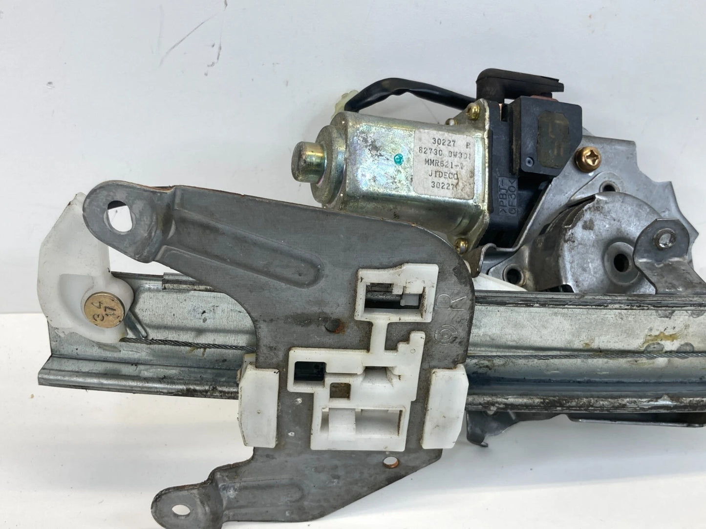 2001-2004 NISSAN PATHFINDER REAR RIGHT SIDE DOOR WINDOW MOTOR W/ REGULATOR OEM