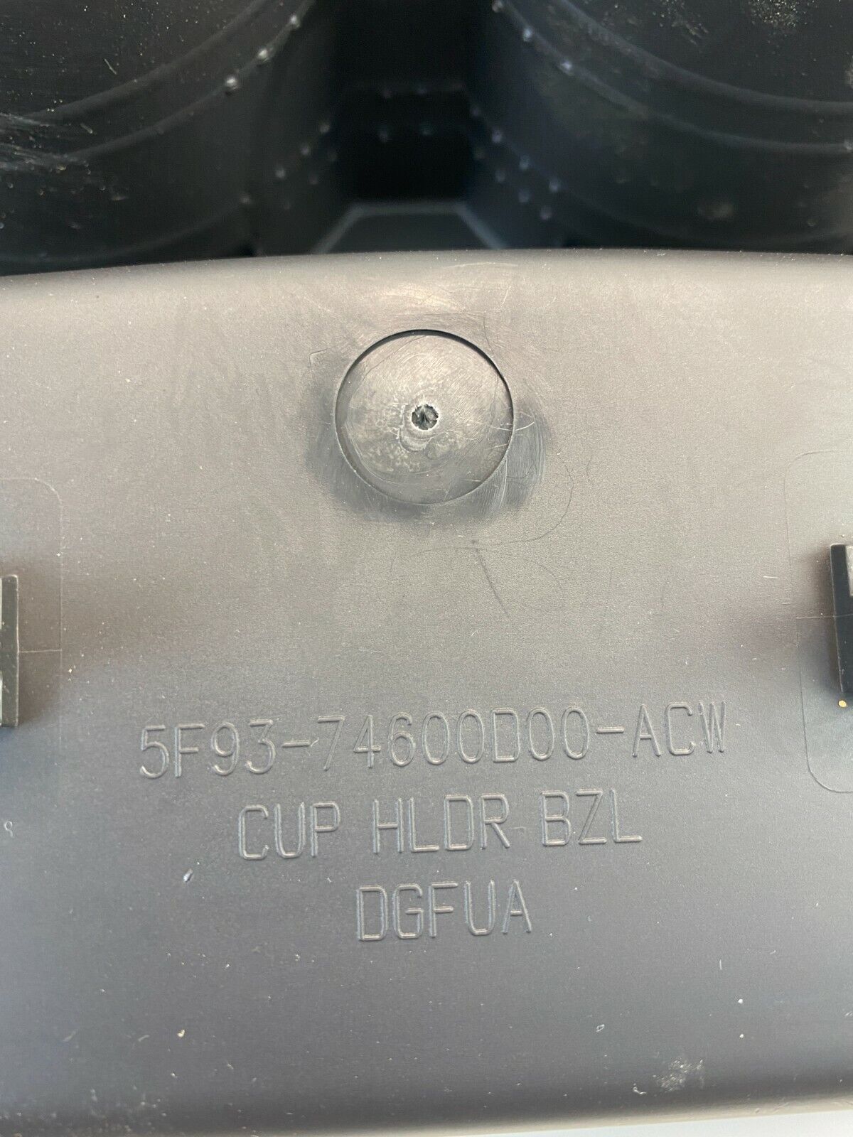2005 2006 2007 Ford Freestyle Rear Console Cup Holder Cupholder Assembly OEM