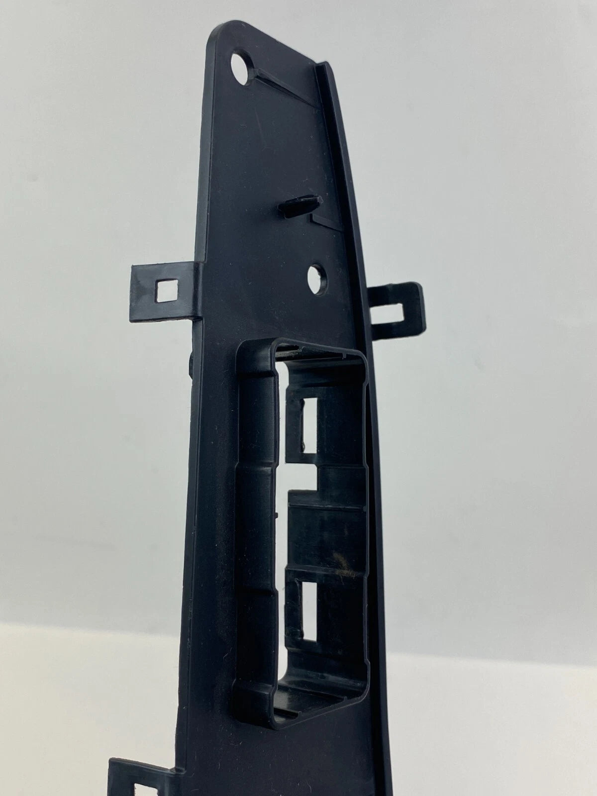 2011-2017 JEEP PATRIOT REAR RIGHT DOOR WINDOW SWITCH PLATE TRIM W/ PULL HANDLE