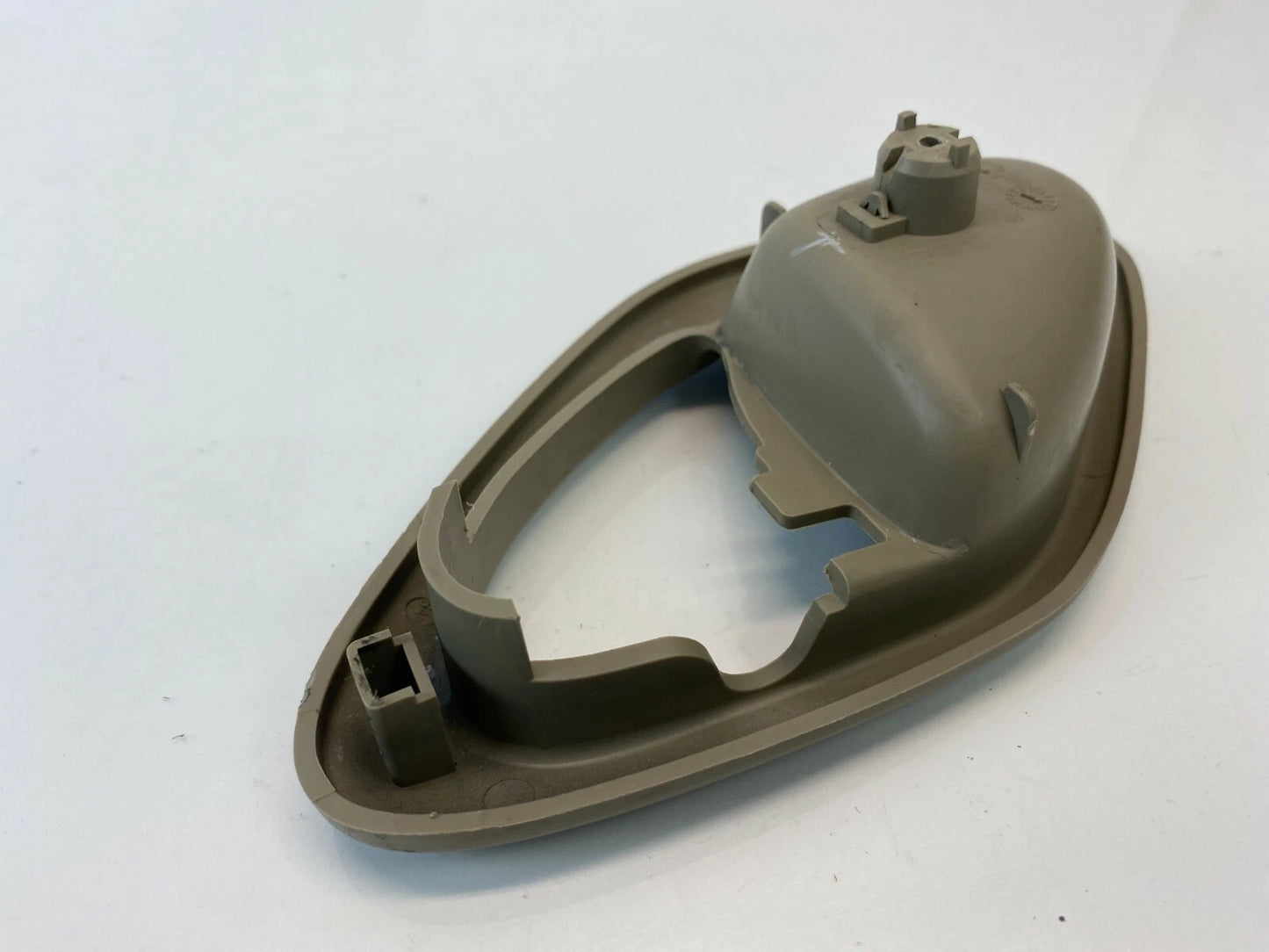 2005-2007 MERCURY MARINER FRONT RIGHT PASSENGER INNER DOOR HANDLE COVER BEZEL