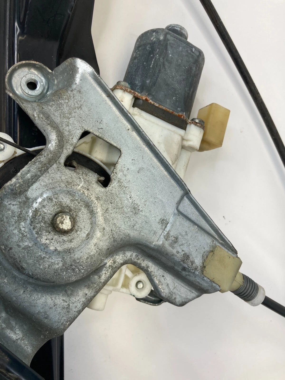 2008-2011 FORD FOCUS FRONT RIGHT PASSENGER DOOR WINDOW MOTOR W/ REGULATOR OEM