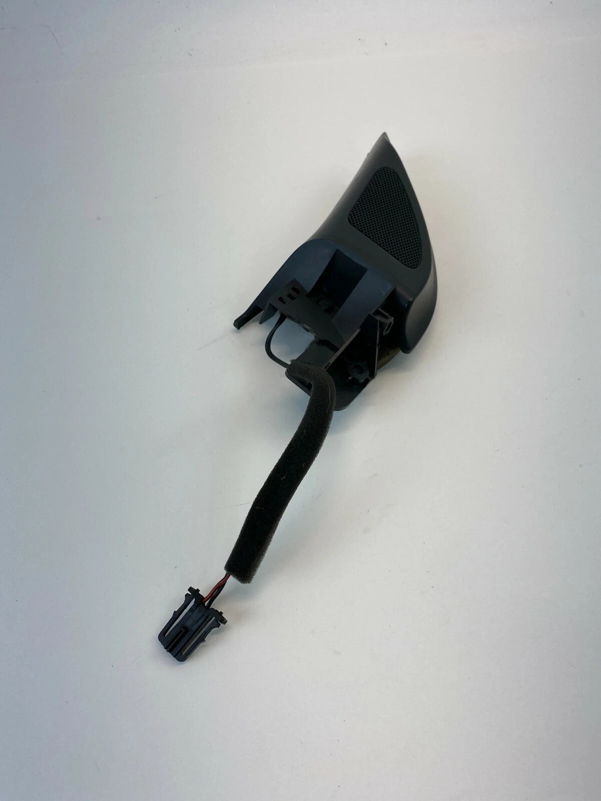 2005-2010 VOLKSWAGEN JETTA FRONT LEFT SIDE DOOR MIRROR CORNER TRIM W/ TWEETER
