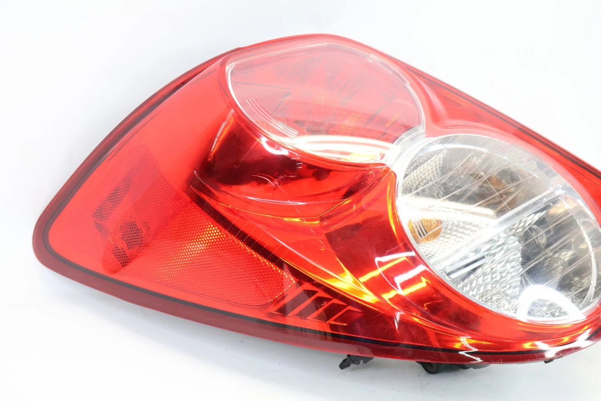 2012-2016 CHEVROLET SONIC SEDAN LEFT DRIVER SIDE TAIL LIGHT LAMP 96830981