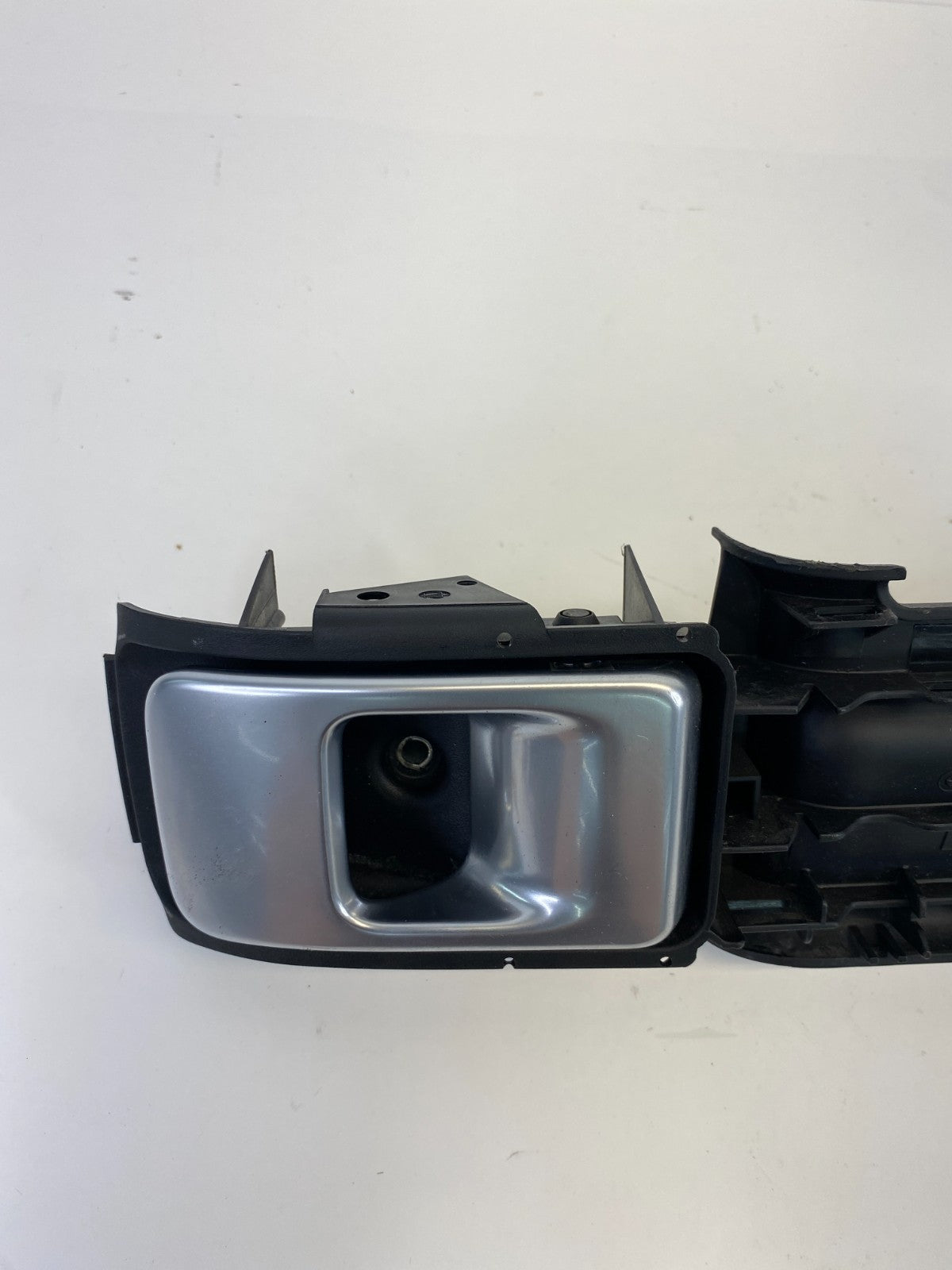 2003-2009 Range Rover Front Right Side Interior Inner Door Handle Assy 7026622