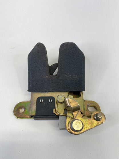 2001-2005 Volkswagen Jetta Trunk Lid Lock Latch Release Actuator Assy OEM
