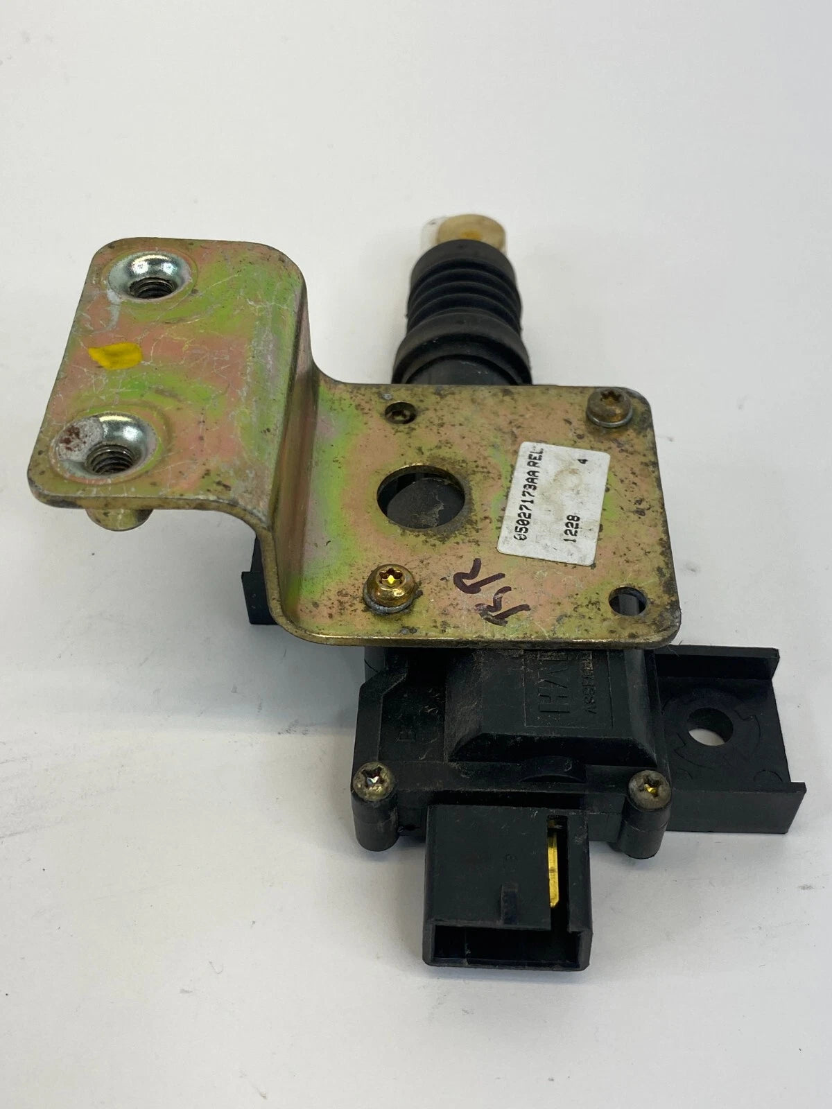 2001-2003 CHRYSLER PT CRUISER REAR RIGHT DOOR LOCK MOTOR ACTUATOR 05027178AA OEM