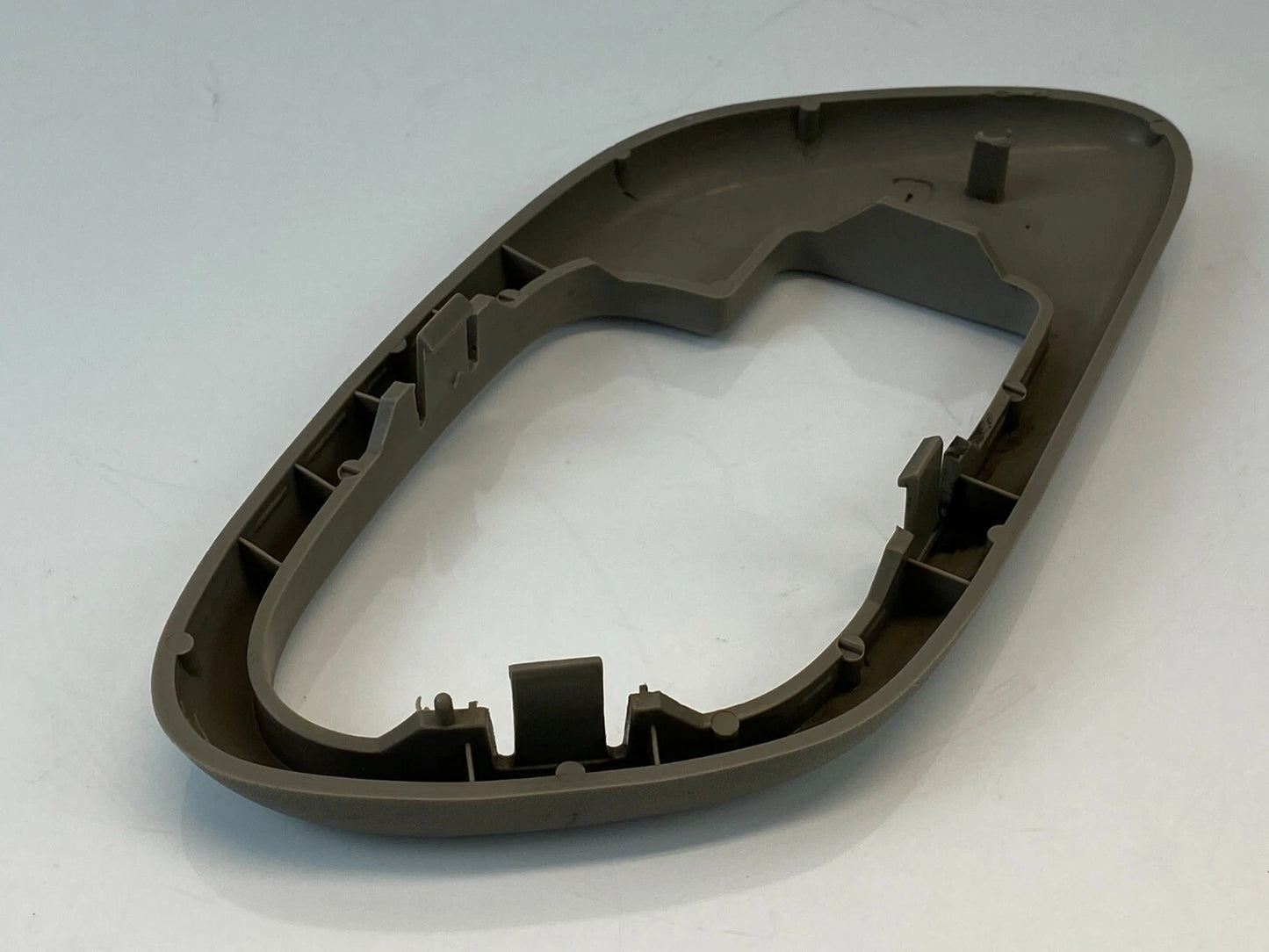 1995-1999 CHEVROLET SUBURBAN C1500 C2500 REAR RIGHT SIDE INNER DOOR HANDLE BEZEL