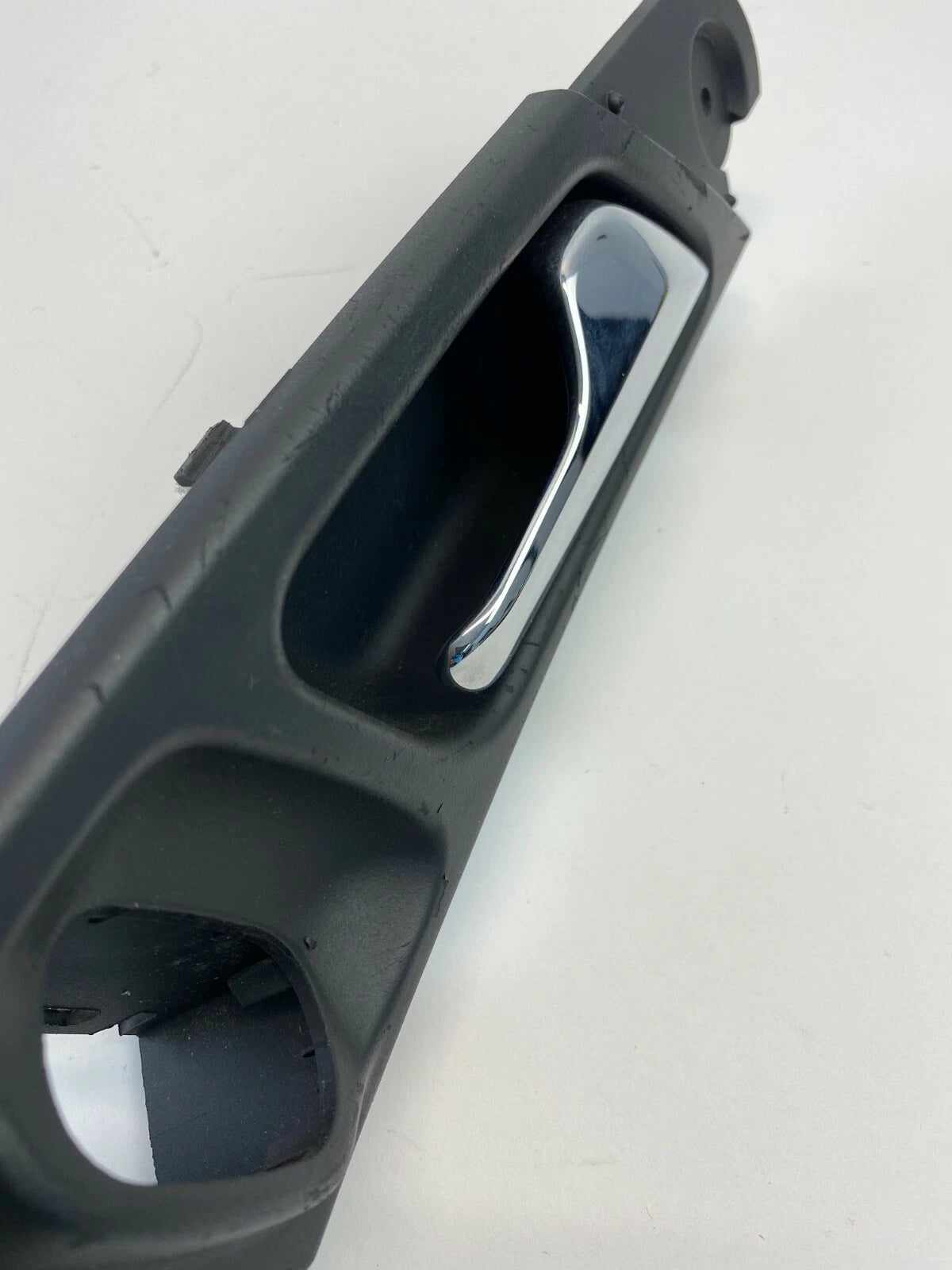 2006 2007 MERCEDES-BENZ C280 INNER DOOR HANDLE REAR RIGHT BLACK SILVER A3185