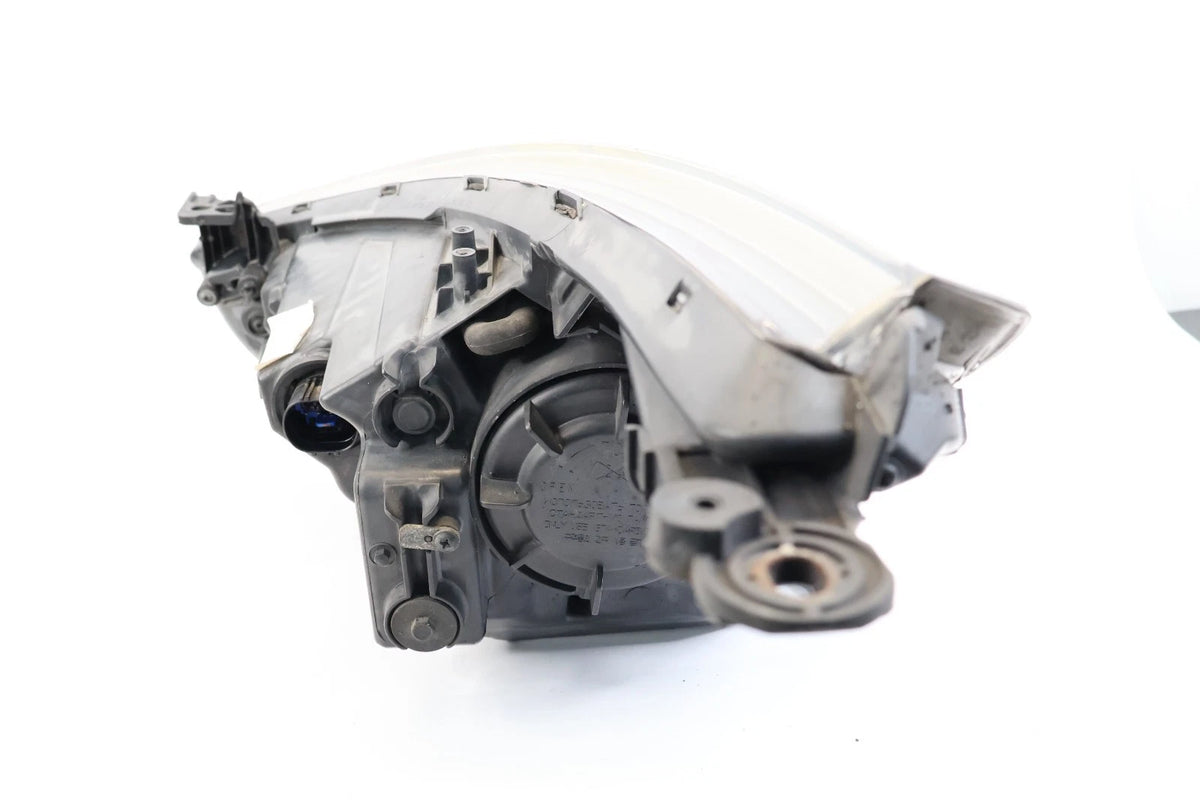 2015-2017 HYUNDAI ACCENT FRONT RIGHT PASSENGER HEADLIGHT HEADLAMP HALOGEN OEM
