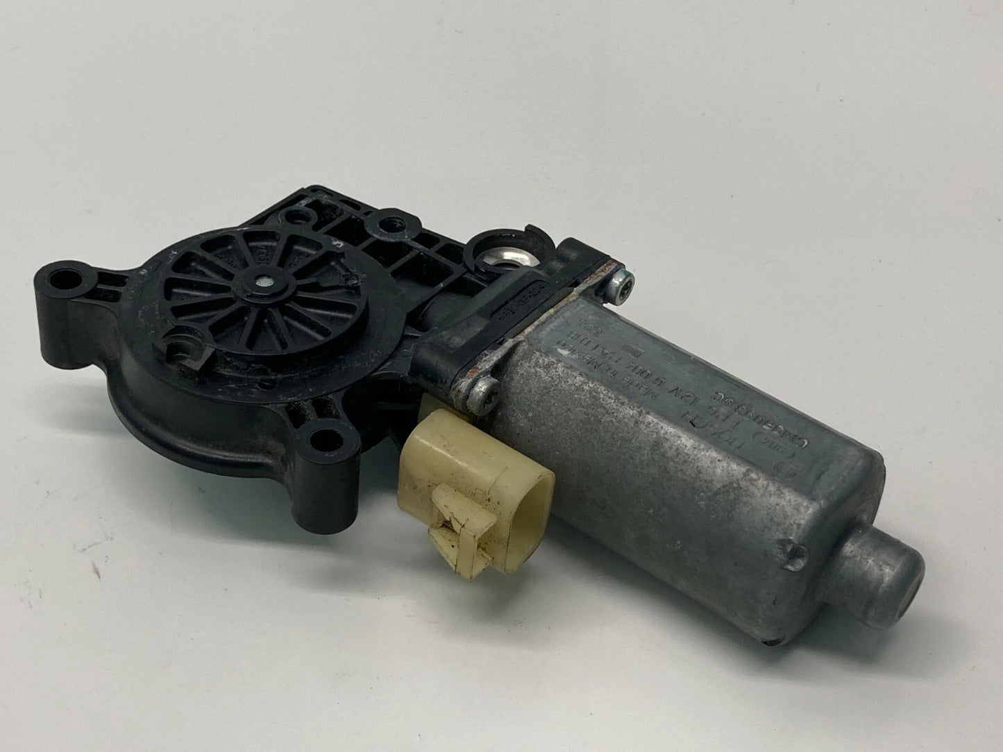 2003-2007 SATURN VUE REAR RIGHT BACK SIDE POWER WINDOW MOTOR CM090930C OEM