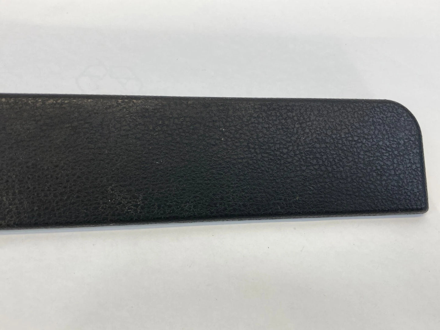 08-13 NISSAN ROGUE FRONT LEFT SIDE UPPER PILLAR SILL SCUFF PLATE 769B1-JM00A OEM