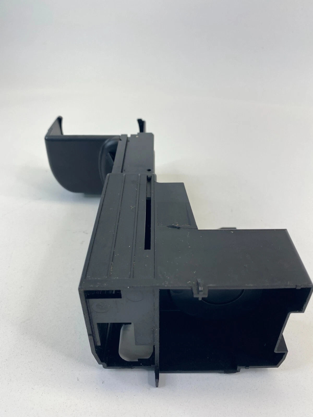 2003-2009 MERCEDES BENZ E320 REAR CENTER CONSOLE CUP HOLDER UNIT A2116800014 OEM